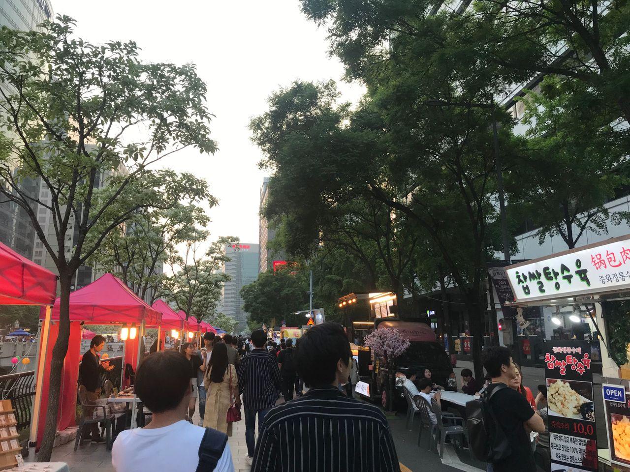 【คยองชองกเยชอน เกาหลี】ตะลุยตลาดนัดกลางคืนที่คลองชองกเยชอน 2025! เดินเลียบคลองชองกเยชอนสวย ๆ และตะลุยตลาดนัดกลางคืนกัน!